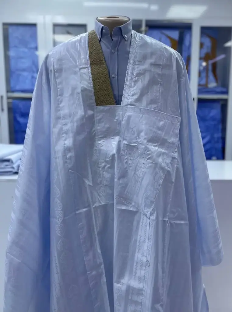 أزبي أبيض دراعة 8م بانتلوه دسيه حديث سيمبل 011