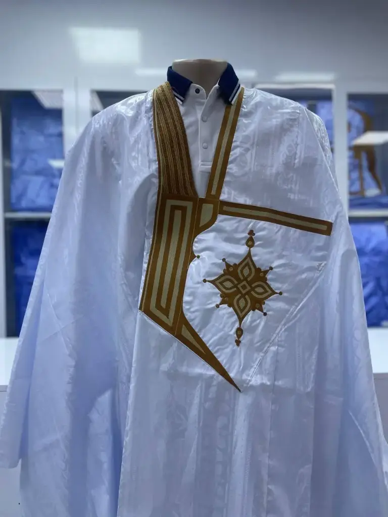 أزبي أبيض دراعة 8م بانتلوه لحبيل دسيه حديث 004