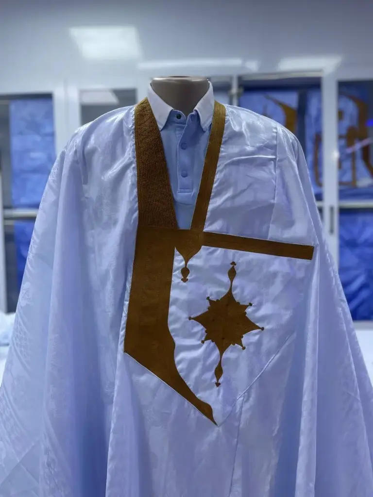 أزبي أبيض دراعة 8م بانتلوه لحبيل دسيه حديث 005