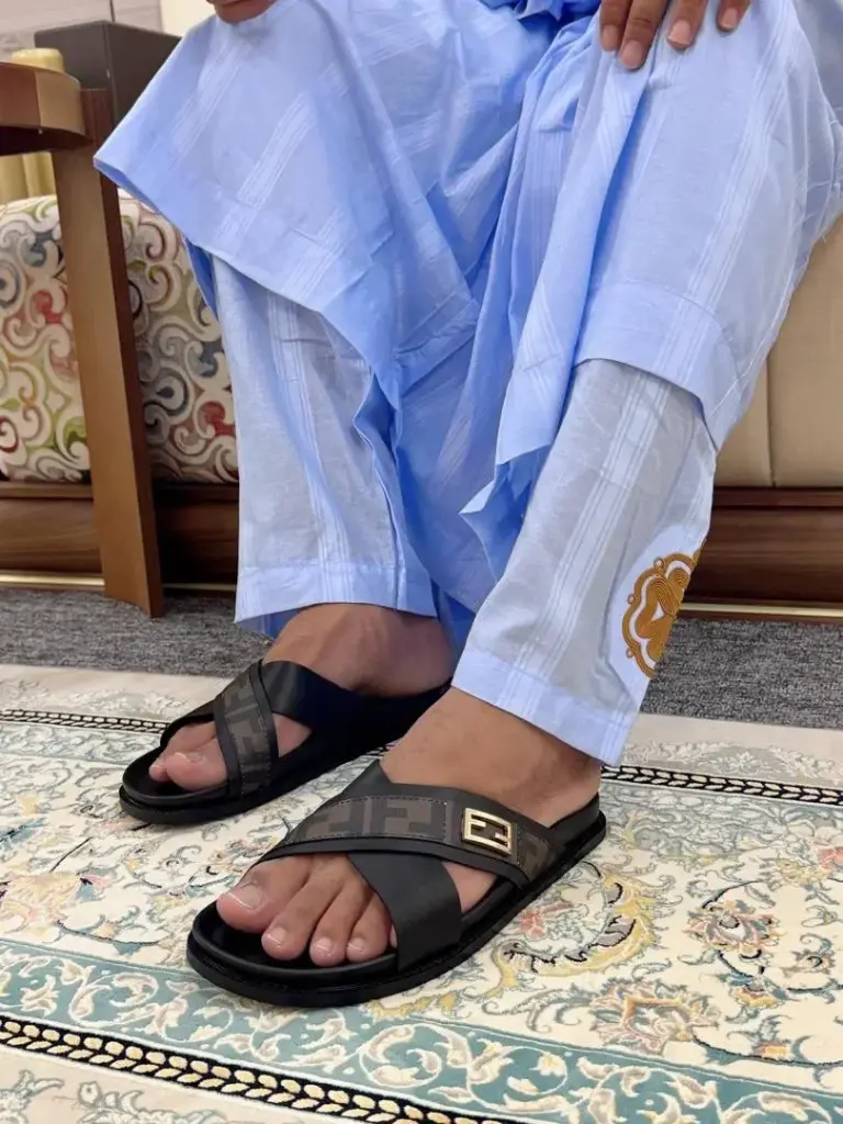 نعل ماركة FENDI F006-2