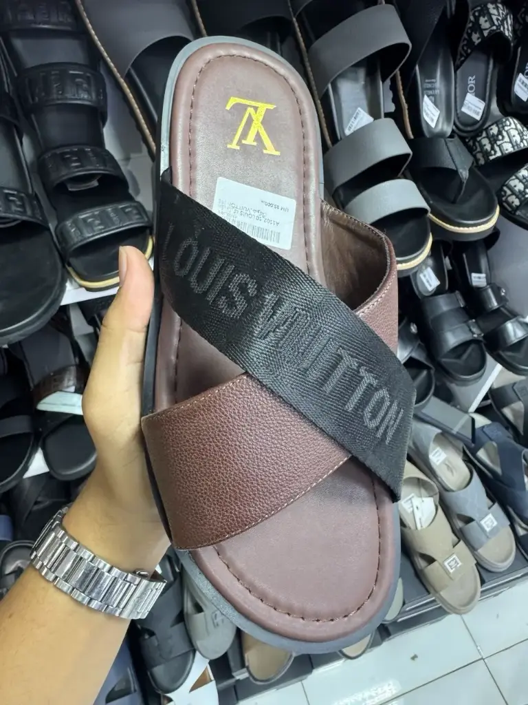 نعل ماركة A1102_10 LOUIS VUITTON