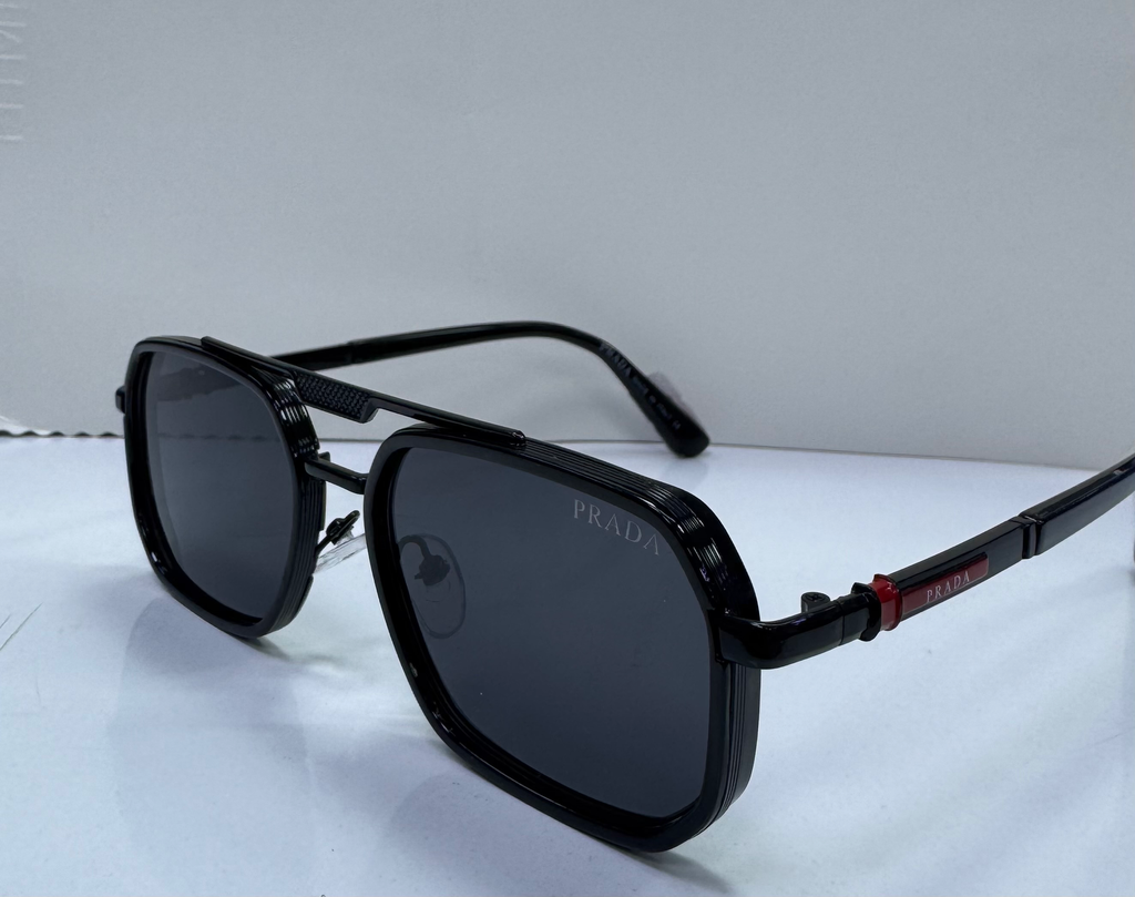 نظارات شمسية PRADA 009