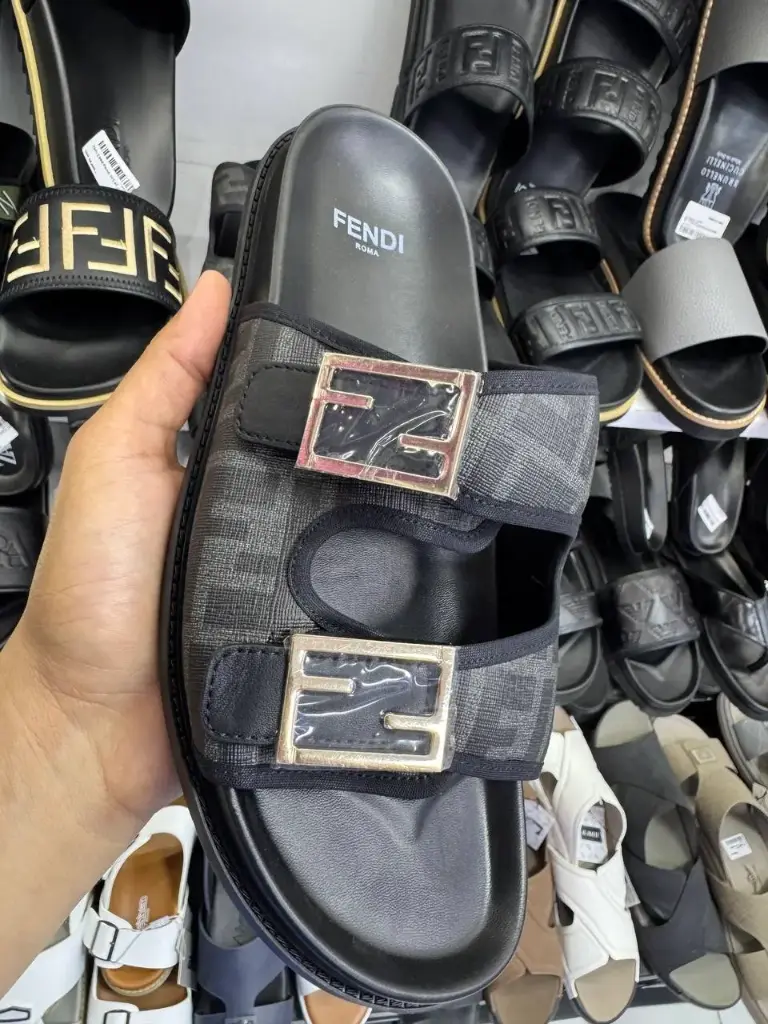 نعل ماركة 6f-1816 Fendi 
